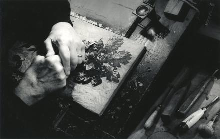 Mani di Sigfrido Bartolini al lavoro